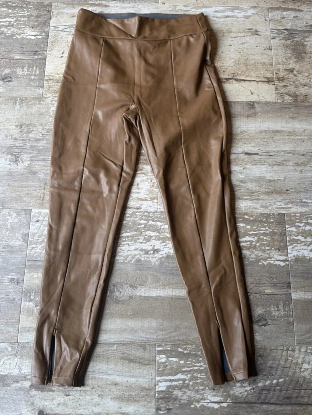 ABERCROMBIE & FITCH Faux Leather Ankle Zip Tan Pants Women’s Medium